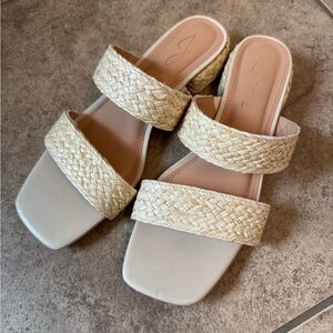 Boutique Women's Beige Woven Strap Sandals